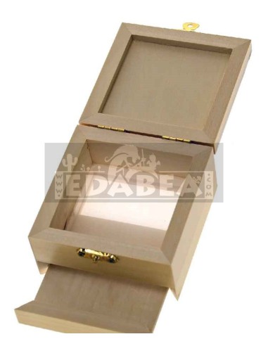 Holzkiste mit Sieb